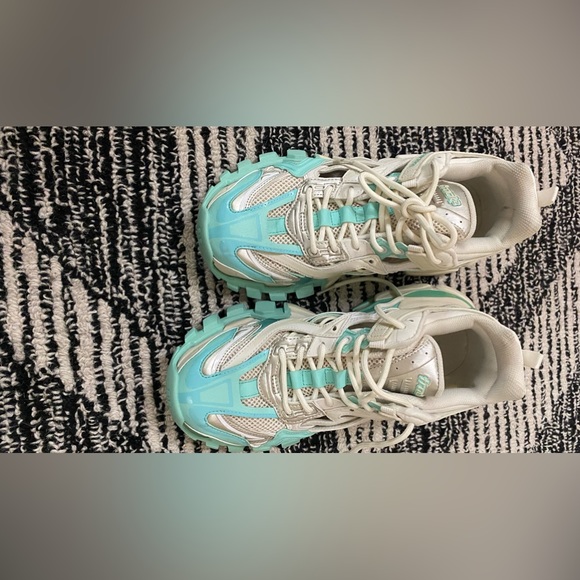 Balenciaga Track 2 Sneskers - Picture 5 of 7